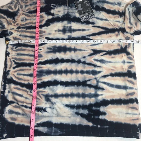 YFB NWOT LS tie dye sweatshirt Med So Soft! - Picture 7 of 12
